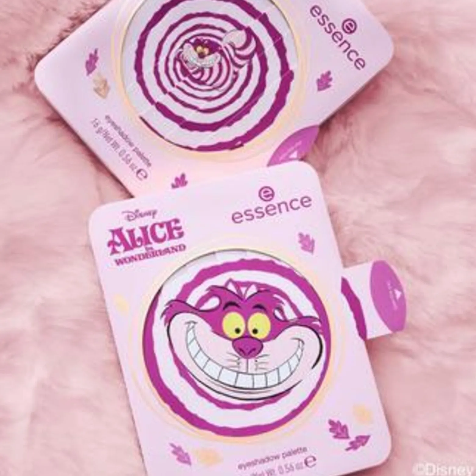 essence Disney Alice in Wonderland Eyeshadow Palette 01 All Smiles Here