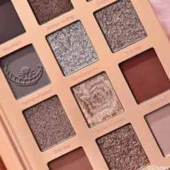 essence Disney Alice in Wonderland Eyeshadow Palette 01 All Smiles Here