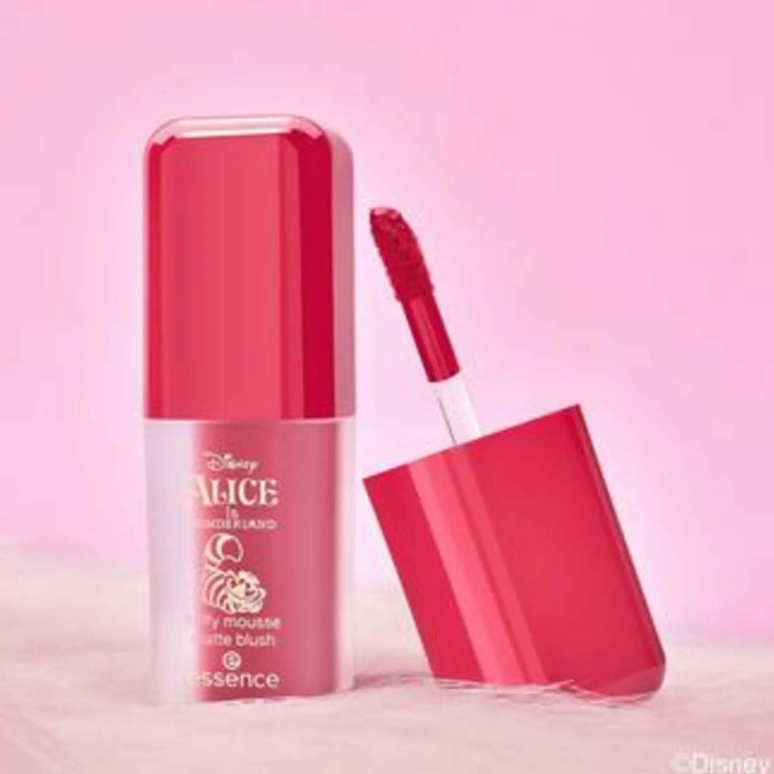 essence Disney Alice in Wonderland Fluffy Mousse Matte Blush 01 Absolutely Paw-Some 3.7g (0.13oz)