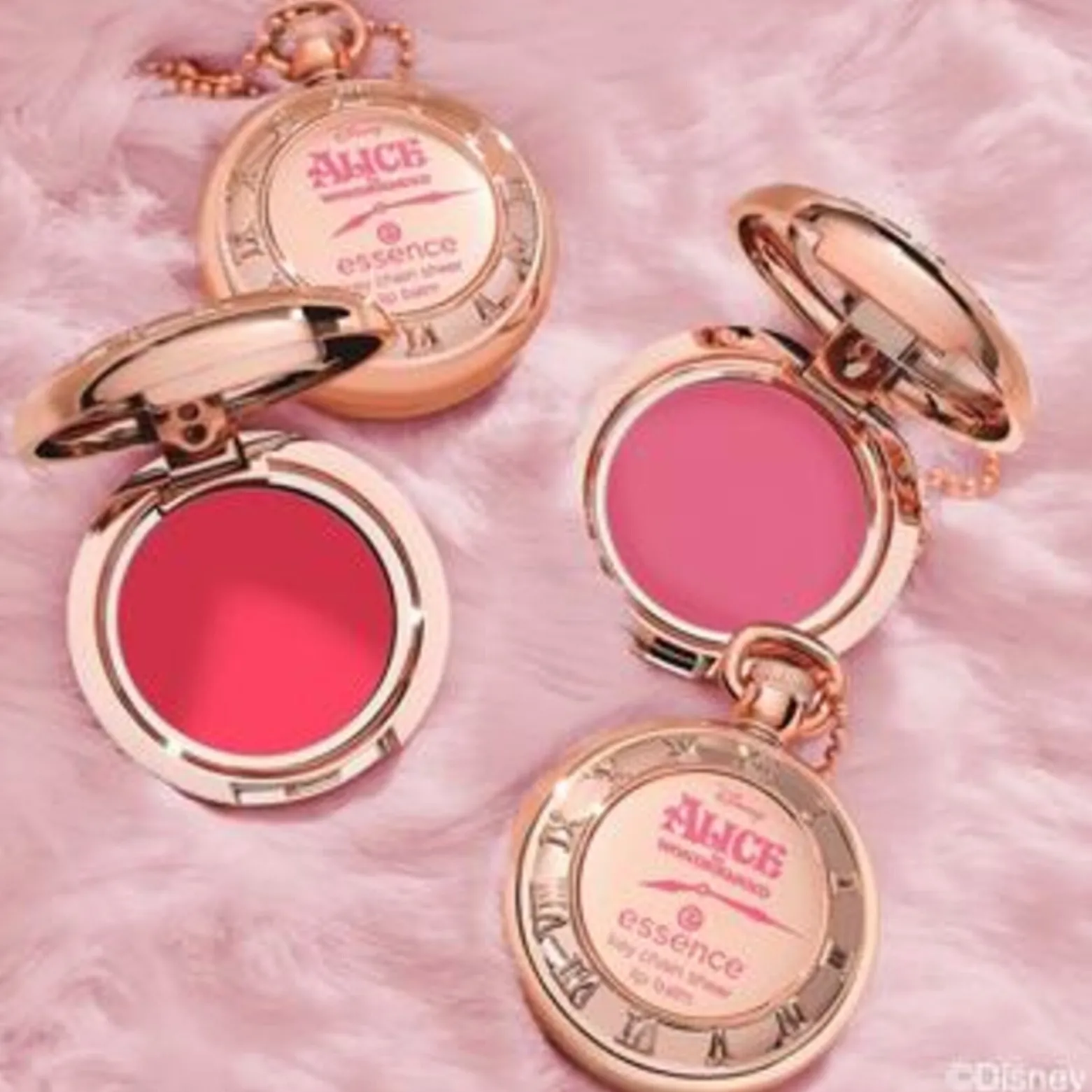 essence Disney Alice in Wonderland Key Chain Sheer Lip Balm 02 Late But Great 1.35g (0.04oz)