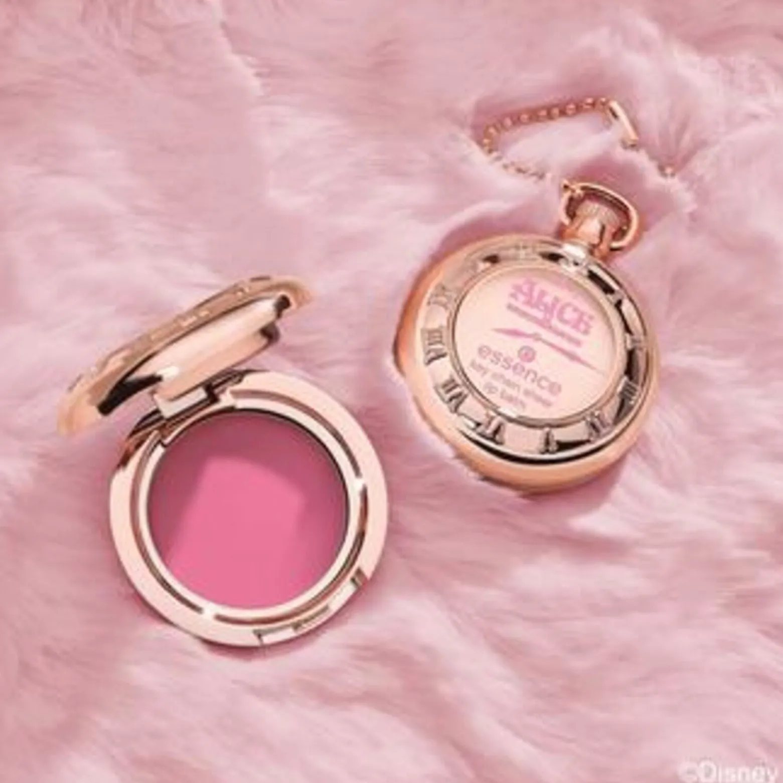 essence Disney Alice in Wonderland Key Chain Sheer Lip Balm 02 Late But Great 1.35g (0.04oz)