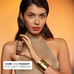 Eveline Cosmetics Celebrity Skin 4-in-1 Multitasking Glow Booster 01N Universal Light 30ml (1.06floz)