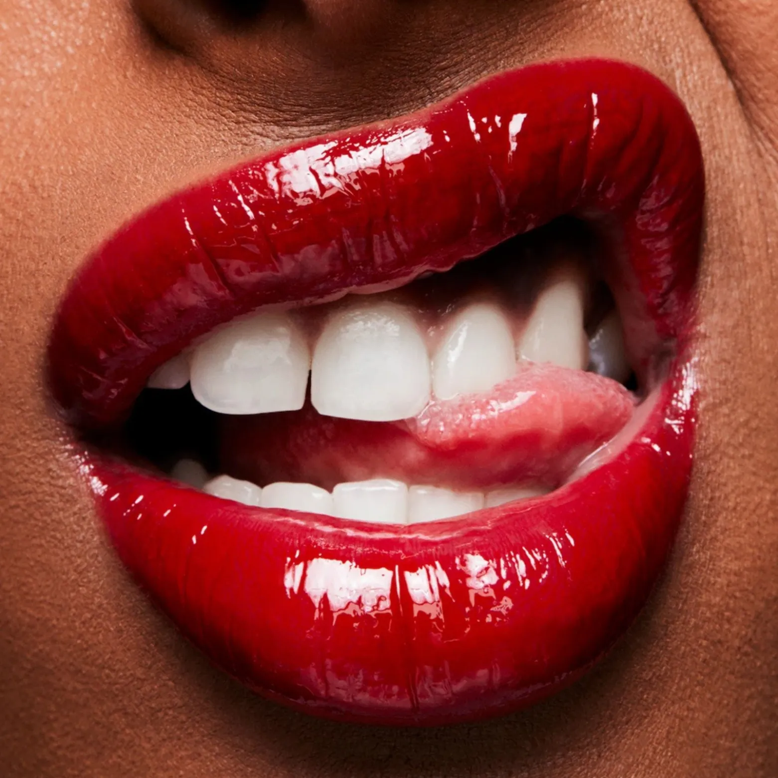 M.A.C Cosmetics Lipglass 328 Ruby Woo 3.1ml (0.10floz)