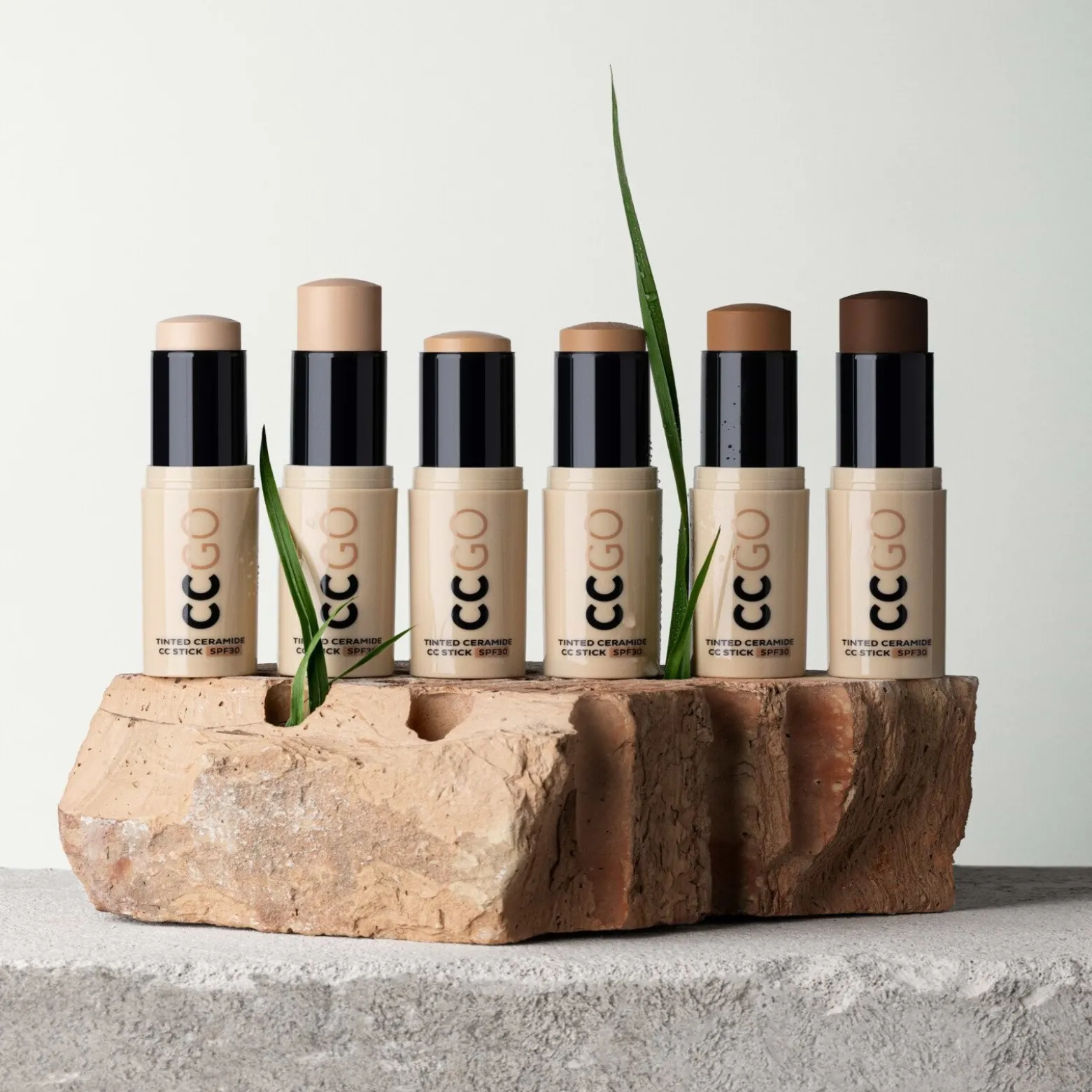 Mádara CC GO Tinted Ceramide CC Stick SPF30 80 Fudge 13g (0.46oz)