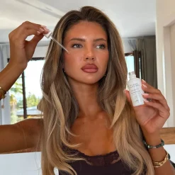 Rose & Caramel Nudity Hyaluronic Acid Tanning Drops Medium-Dark 50ml (1.01floz)